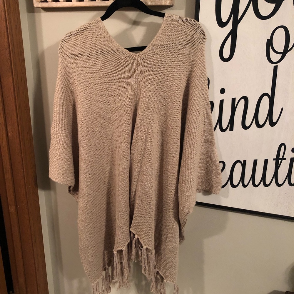 Papaya Weekend tan poncho with fringe